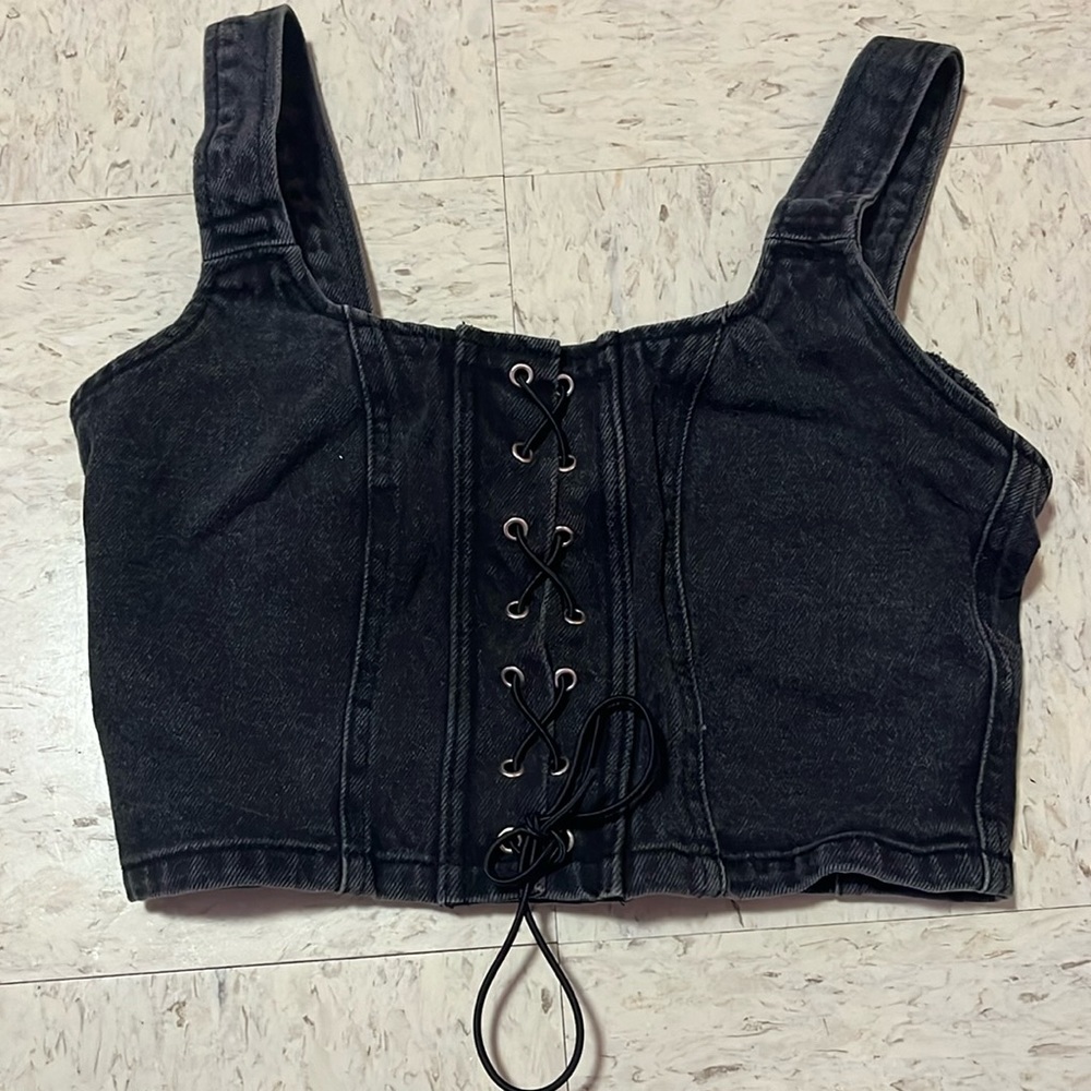 Black cropped corset styles top